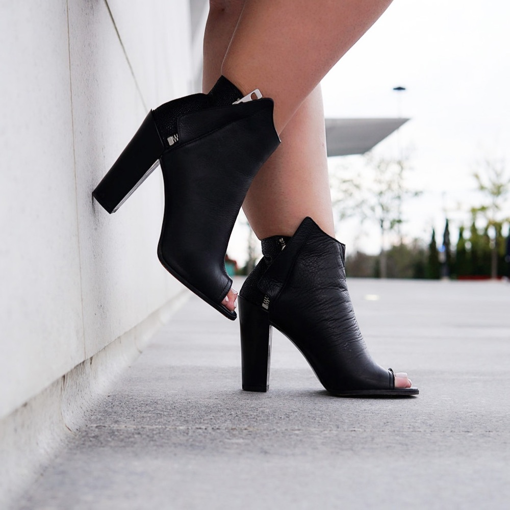 Dolce Vita Peep Toe Booties